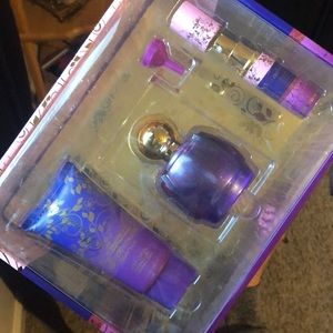 Taylor Swift Body Care Gift Set